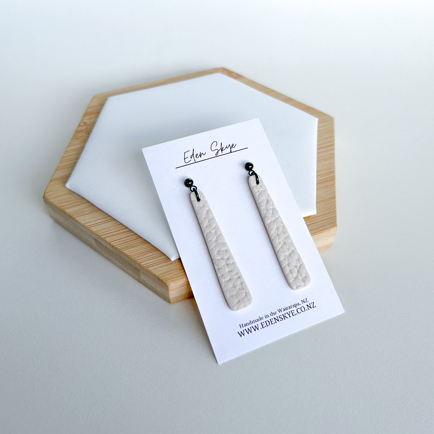 Geo Drop - Bone Leather Look