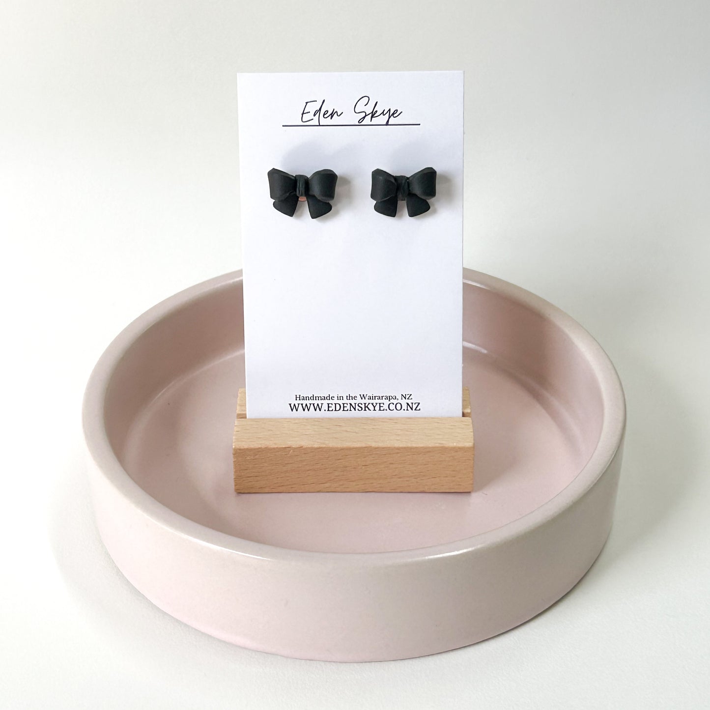 3D Bow Stud - Black