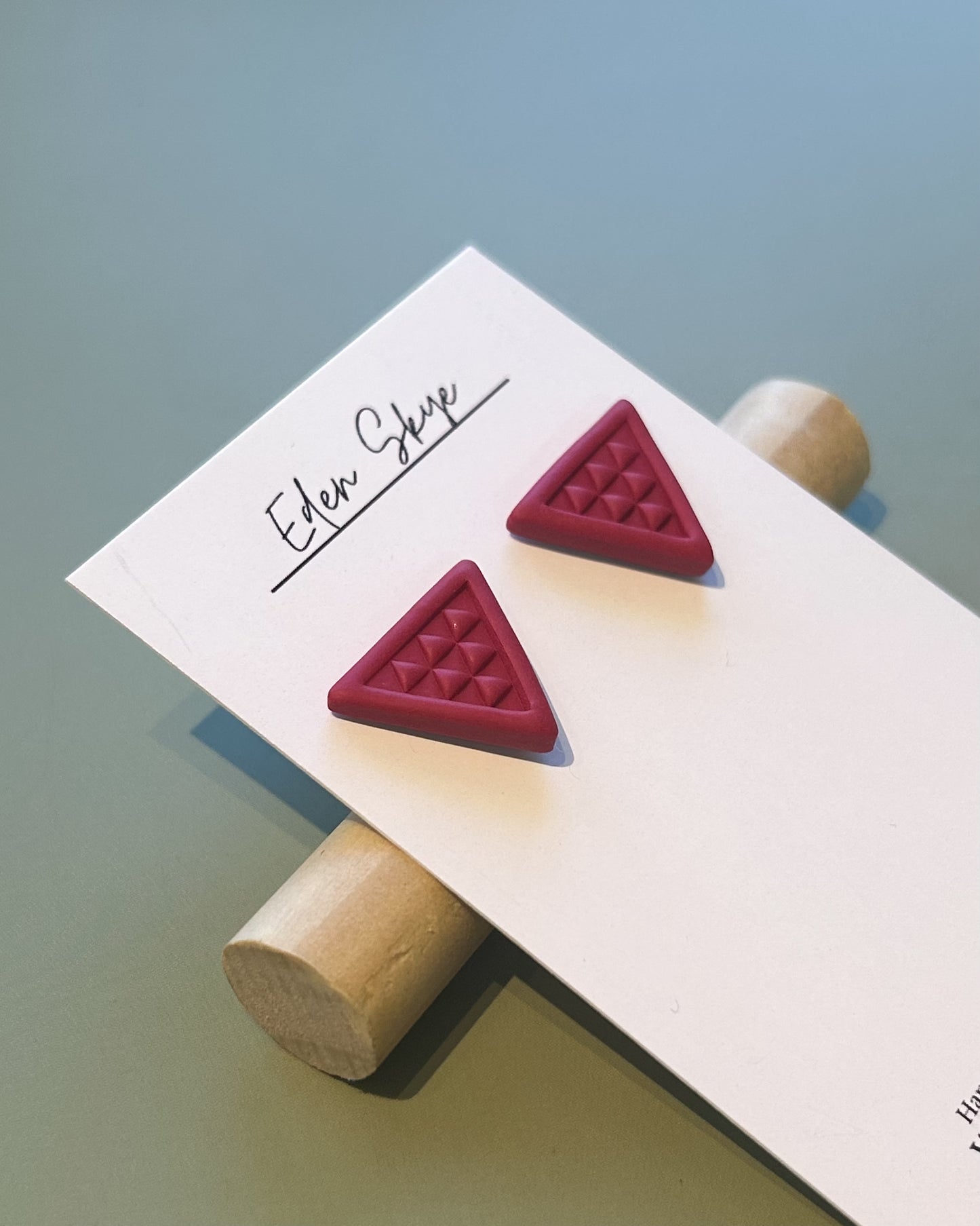 Ake Studs - Whero