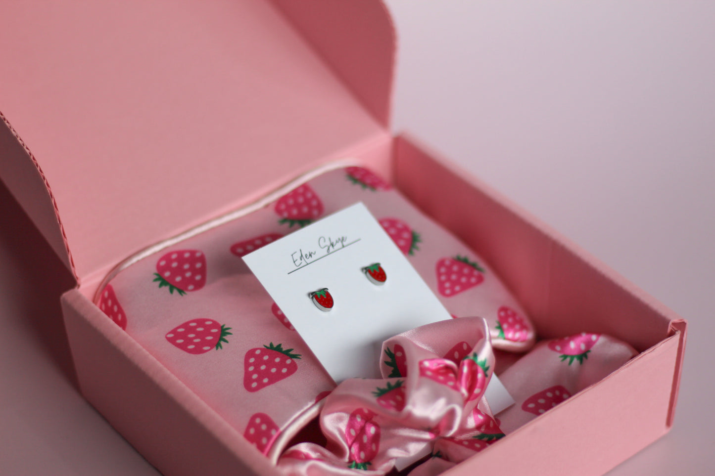Strawberry Dreams Gift Box