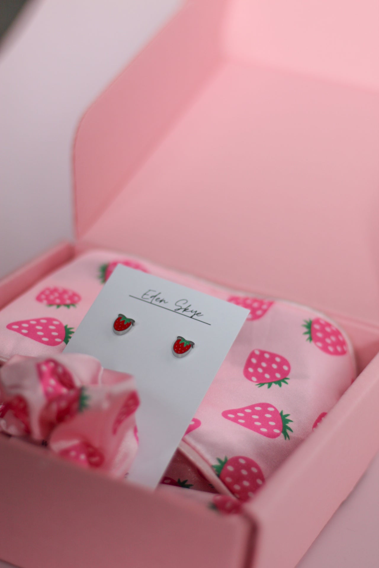 Strawberry Dreams Gift Box