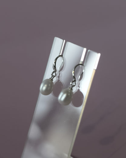Spencer Pearl Earrings