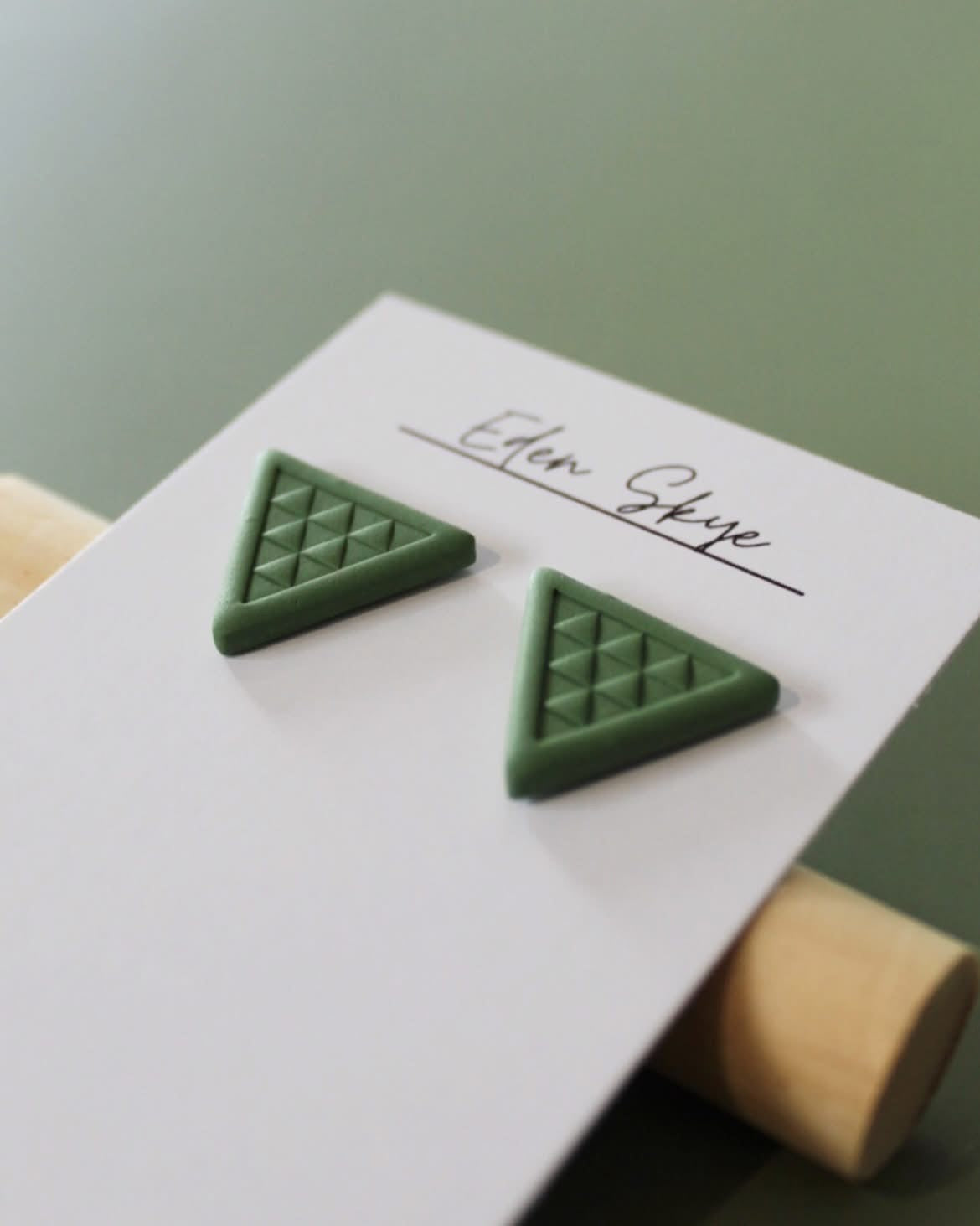 Ake Studs - Kākāriki