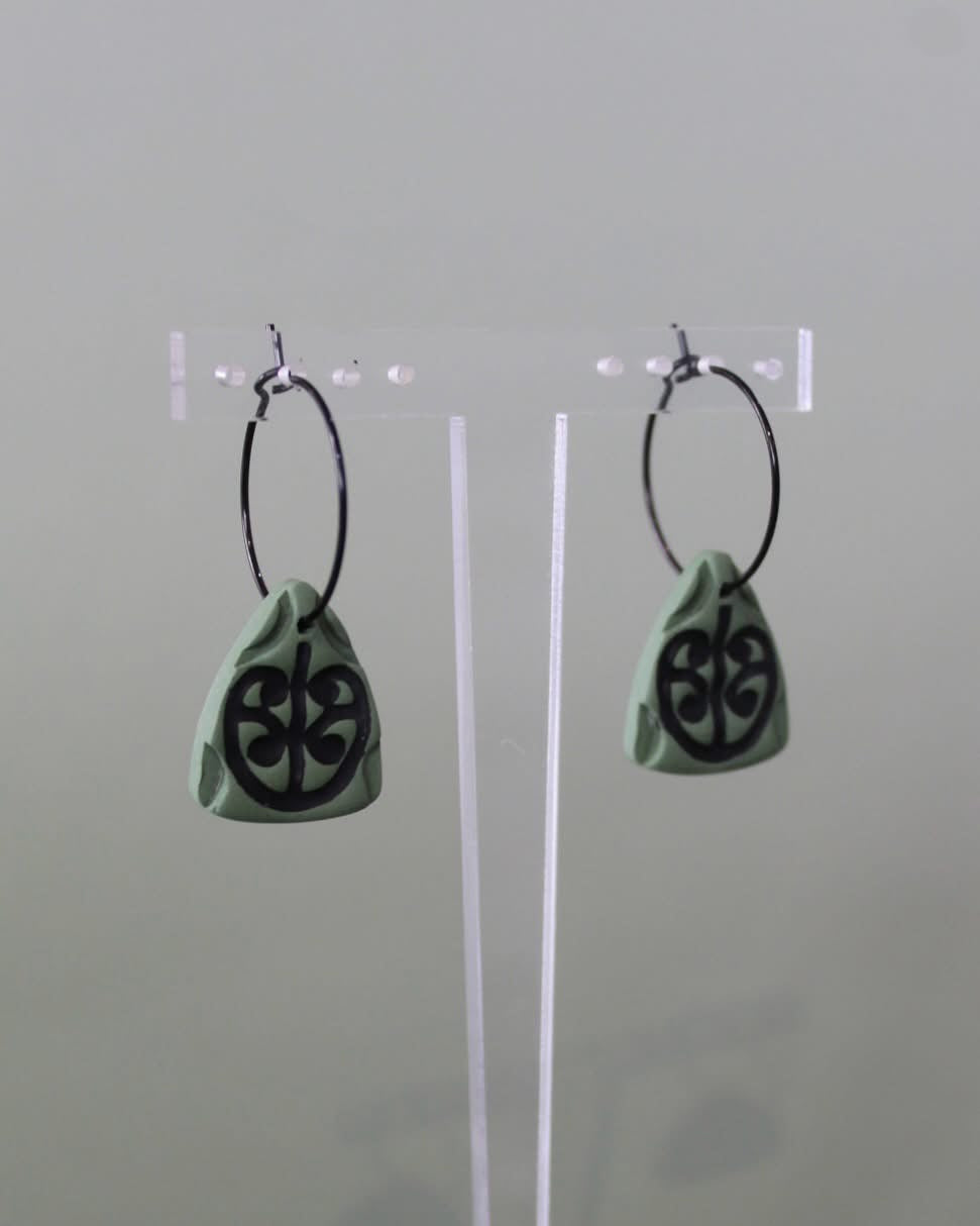Kamaia Hoops - Kākāriki with Pango Paint